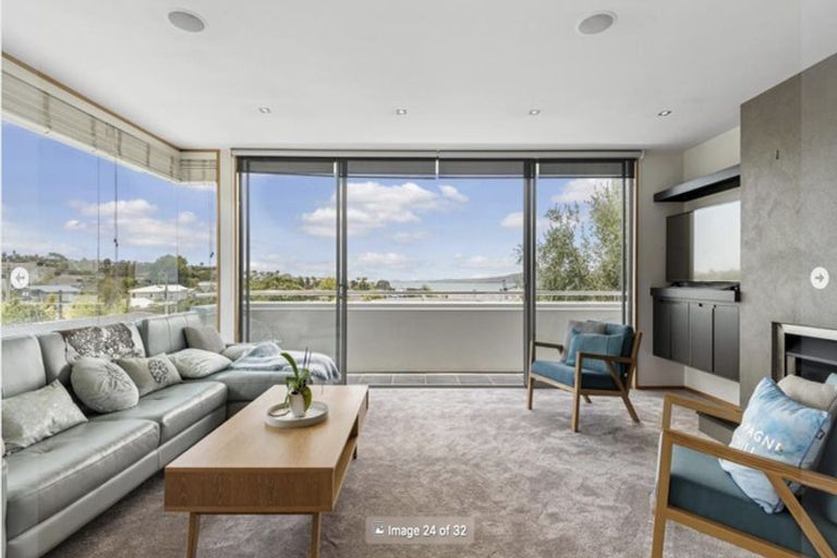 Photo of property in 2/55 Parr Terrace, Castor Bay, Auckland, 0620