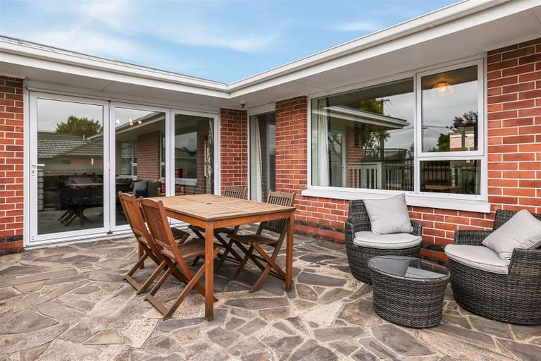 Photo of property in 6 Daniels Road, Redwood, Christchurch, 8051