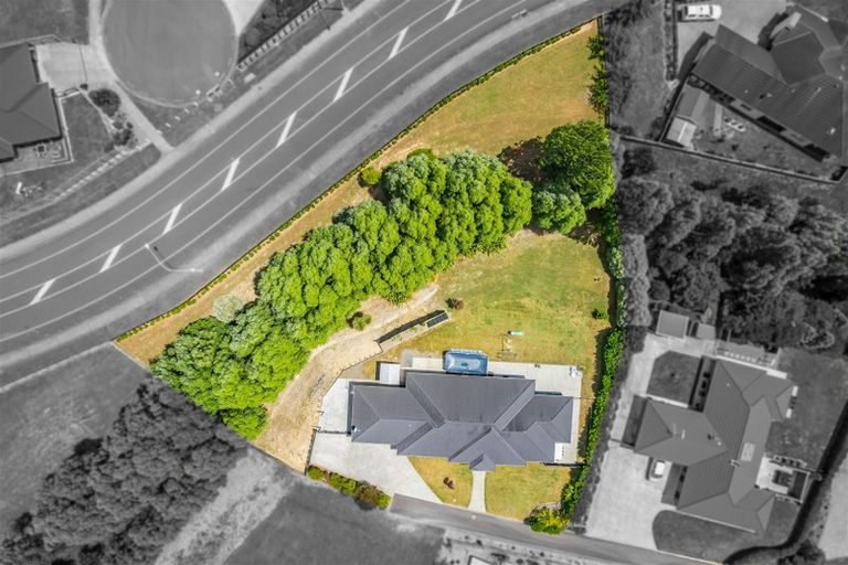 Photo of property in 6 Jade Crescent, Timberlea, Upper Hutt, 5018