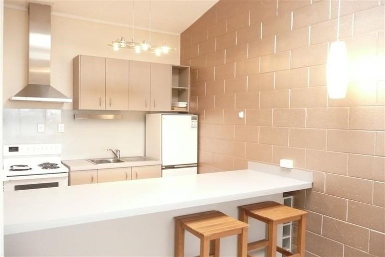 Photo of property in 6/219 Grant Road, Thorndon, Wellington, 6011