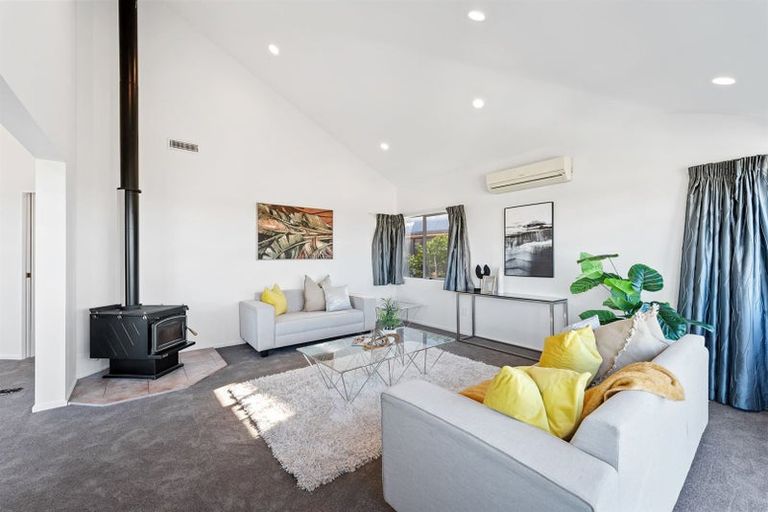 Photo of property in 6 Elsfield Place, Torbay, Auckland, 0630