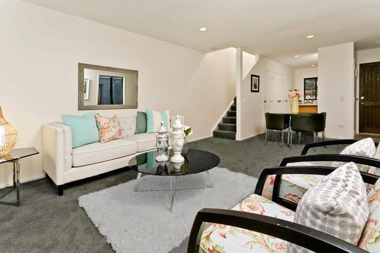 Photo of property in 526/10 John Jennings Drive, Oteha, Auckland, 0632