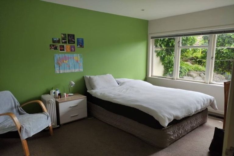 Photo of property in 11 Randwick Road, Northland, Wellington, 6012