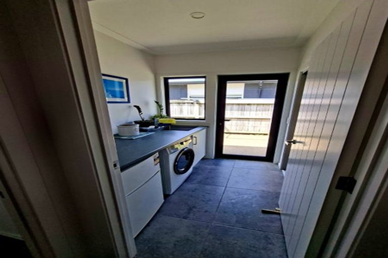 Photo of property in 70 Leeward Drive, Whitianga, 3510