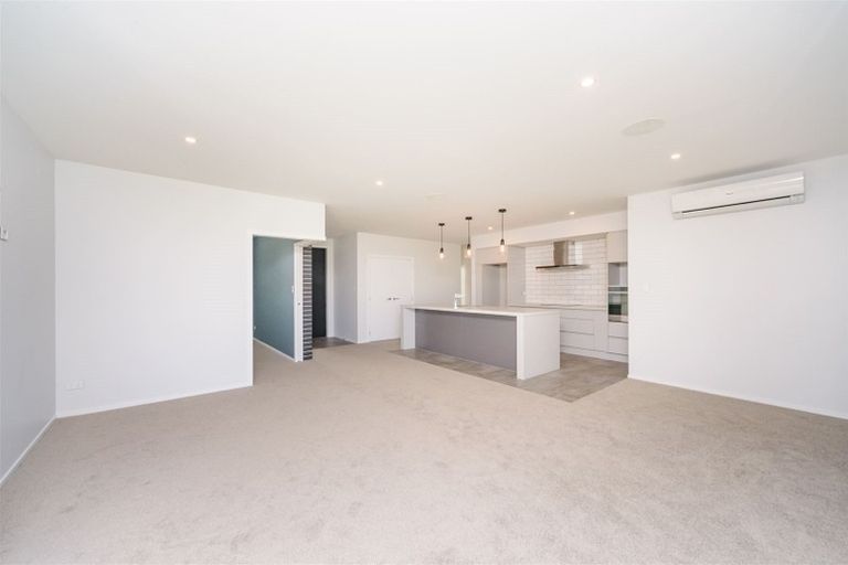 Photo of property in 162 Pacific Drive, Fitzherbert, Palmerston North, 4410
