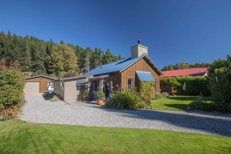 Photo of property in 24 Kingan Road, Luggate, Cromwell, 9383