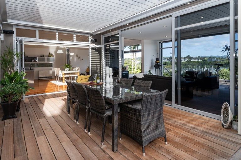 Photo of property in 81 Pine Harbour Parade, Beachlands, Auckland, 2018