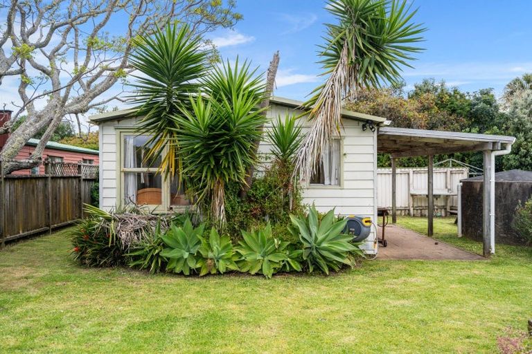 Photo of property in 11 Ringer Avenue, Matapouri, Whangarei, 0173