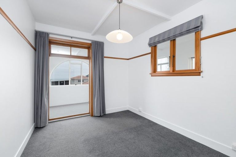 Photo of property in Devonport Apartments, 30/127 Saint Aubyn Street, New Plymouth, 4310