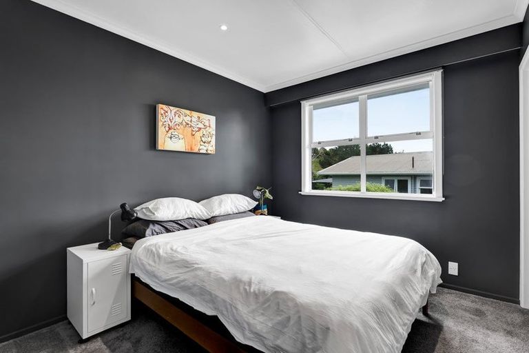 Photo of property in 46 Oranga Street, Marfell, New Plymouth, 4310