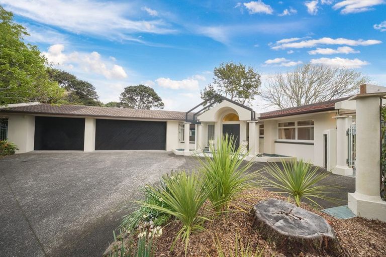 Photo of property in 9 Laingholm Drive, Laingholm, Auckland, 0604