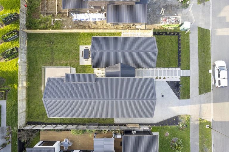 Photo of property in 14 Mutetai Road, Clarks Beach, 2122