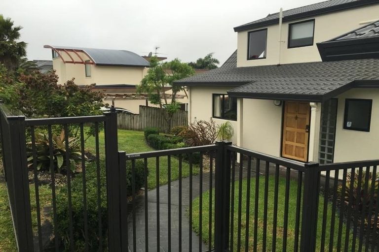 Photo of property in 138 Wiseley Road, West Harbour, Auckland, 0618
