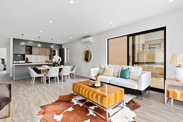 Photo of property in 43 Sunnyheights Road, Orewa, 0931