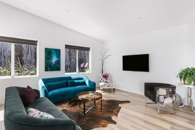 Photo of property in 9 Washingtonia Way, Omokoroa, 3114