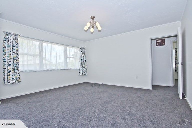 Photo of property in 21a View Road, Henderson, Auckland, 0612