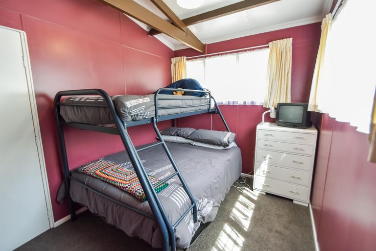 Photo of property in 32 Black Peak Road, Omarama, 9412