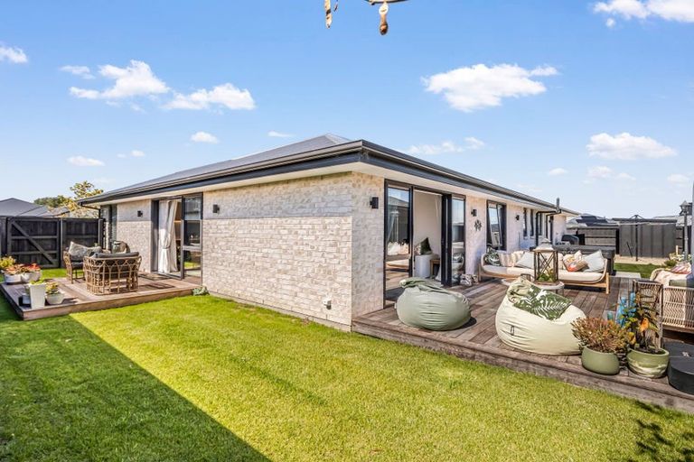 Photo of property in 16 Cam Mill Place, Rangiora, 7400