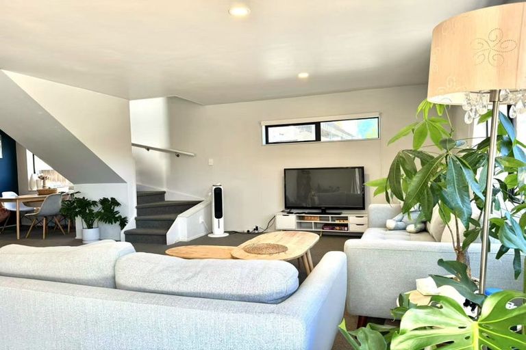 Photo of property in 12/37 Fields Parade, Oteha, Auckland, 0632