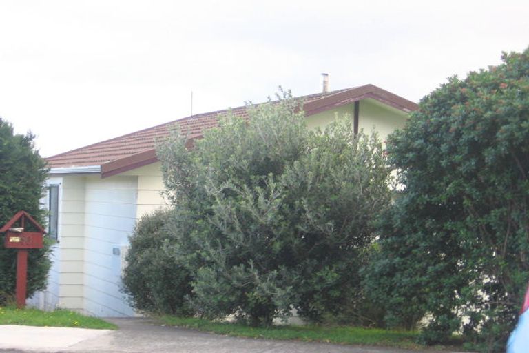 Photo of property in 60 Dominica Crescent, Grenada Village, Wellington, 6037