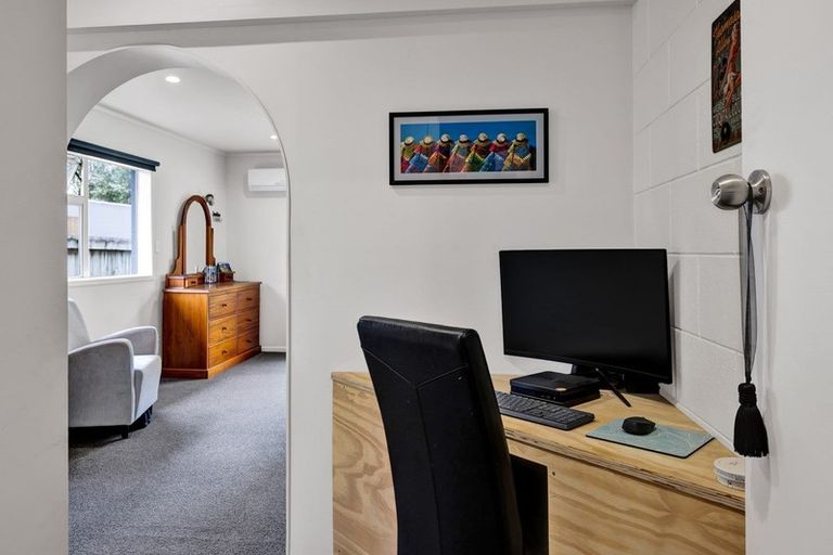 Photo of property in 4 Douglas Street, Hawera, 4610