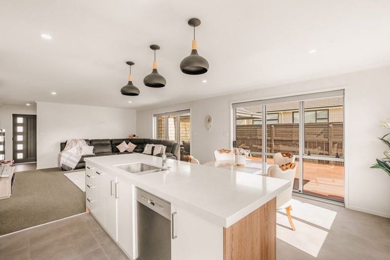 Photo of property in 143 Te Okuroa Drive, Papamoa, 3118