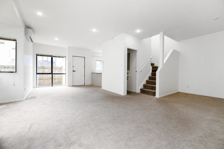 Photo of property in 3 Sun Place, Henderson, Auckland, 0612