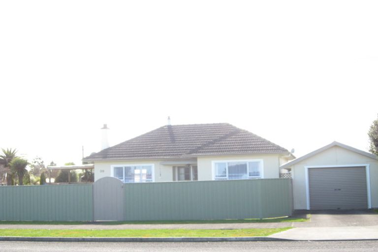Photo of property in 1 Dorset Street, Levin, 5510