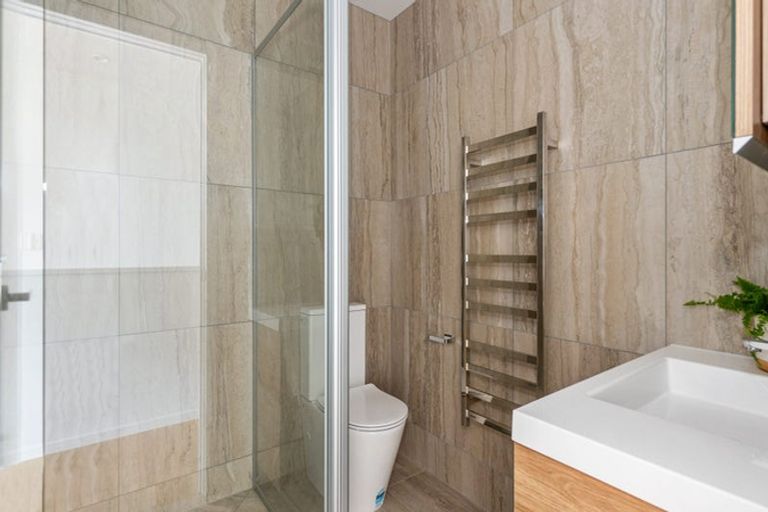 Photo of property in 8/2 Stewart Street, Raglan, 3225