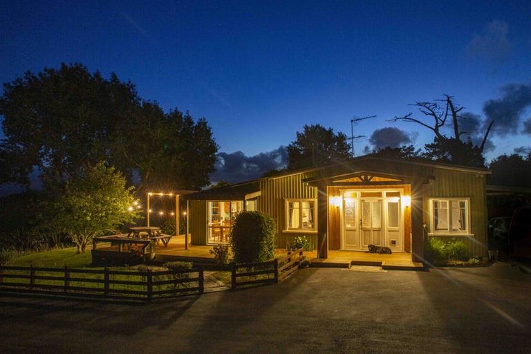 Photo of property in 123b Colombo Road, Waiuku, 2123