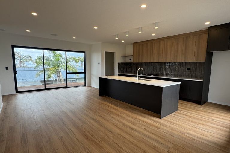Photo of property in 13a Rock Isle Road, Torbay, Auckland, 0630