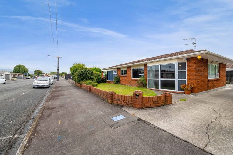 Photo of property in 20 Tukapa Street, Westown, New Plymouth, 4310