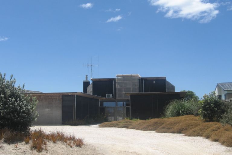 Photo of property in 69 Pukehina Parade, Pukehina, 3189