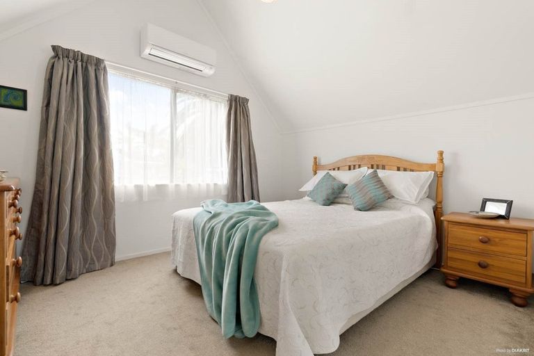 Photo of property in 10a Birman Close, Half Moon Bay, Auckland, 2012