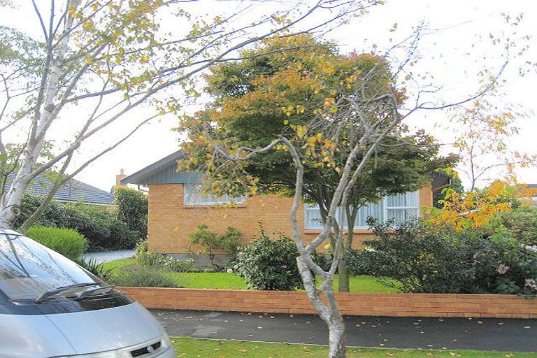 Photo of property in 10 Camelot Street, Ilam, Christchurch, 8041