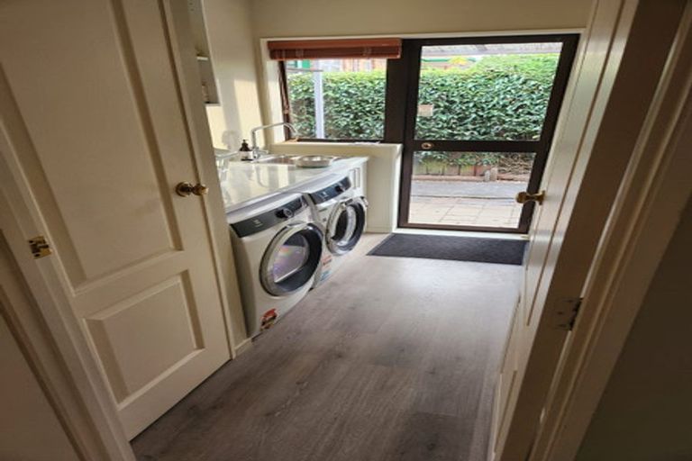 Photo of property in 2/24 Halver Road, Hillpark, Auckland, 2102