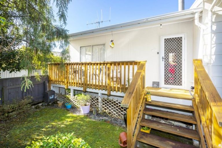 Photo of property in 11 Beryl Grove, Birchville, Upper Hutt, 5018