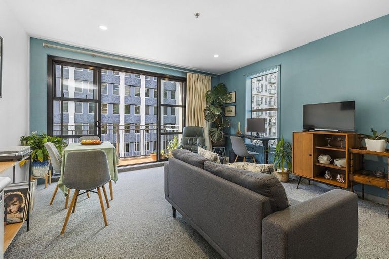 Photo of property in Atrium Towers, 8e/154 The Terrace, Wellington Central, Wellington, 6011