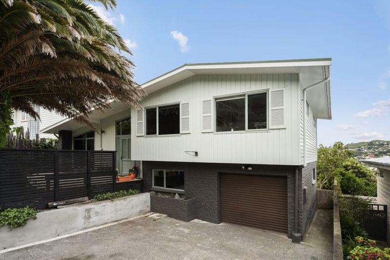 Photo of property in 11 Southern Cross Crescent, Island Bay, Wellington, 6023