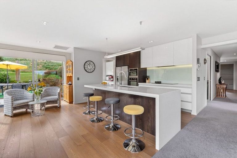 Photo of property in 70 Forest Heights, Wanaka, 9305