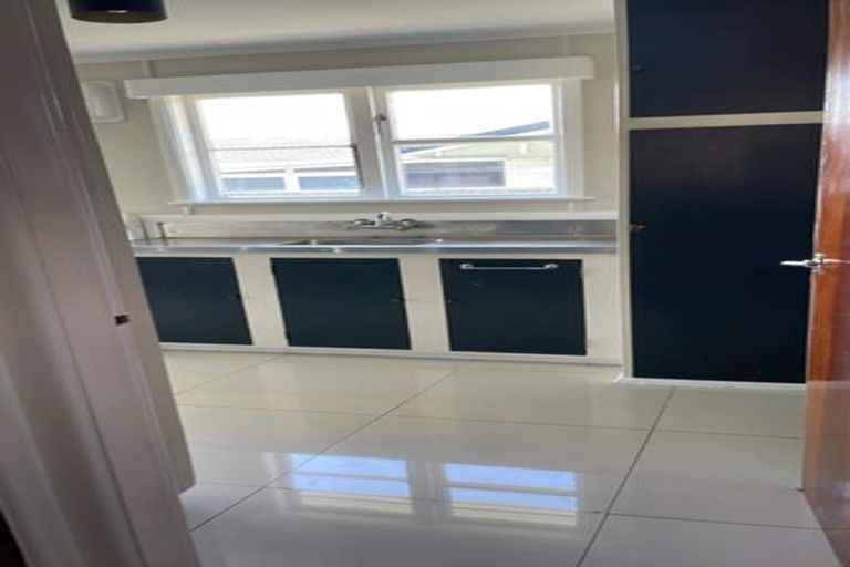 Photo of property in 563 Queen Street East, Levin, 5510