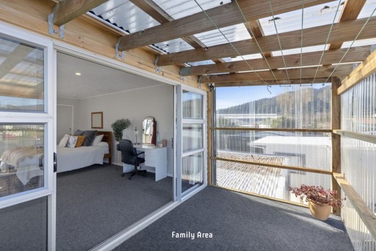 Photo of property in 21 Elizabeth Street, Moera, Lower Hutt, 5010