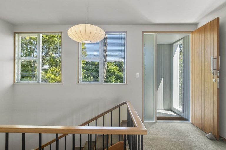 Photo of property in 41 Old Lake Road, Narrow Neck, Auckland, 0624