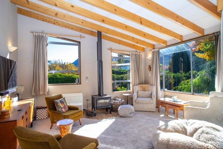 Photo of property in 1 Kent Street, Arrowtown, 9302