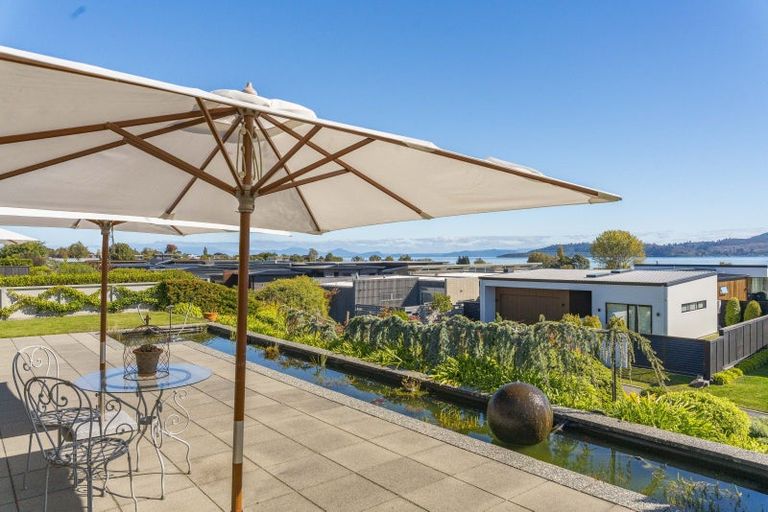 Photo of property in 29 Pukenamu Road, Rainbow Point, Taupo, 3330