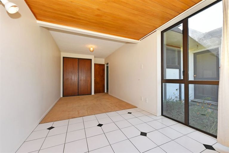 Photo of property in 2/34 Epsom Road, Sockburn, Christchurch, 8042