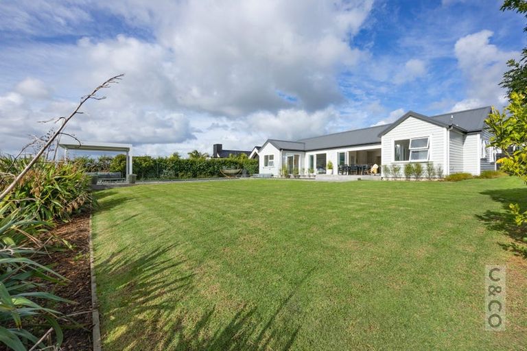 Photo of property in 44 Fruitlands Road, Kumeu, 0810