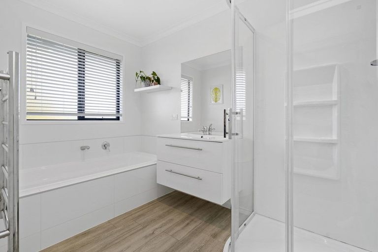 Photo of property in 10 Clifford Close, Leamington, Cambridge, 3432