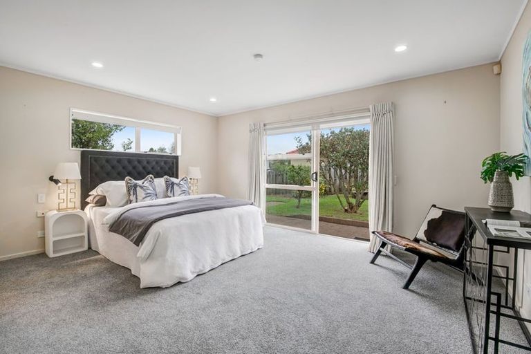 Photo of property in 36 Woodstock Road, Forrest Hill, Auckland, 0620
