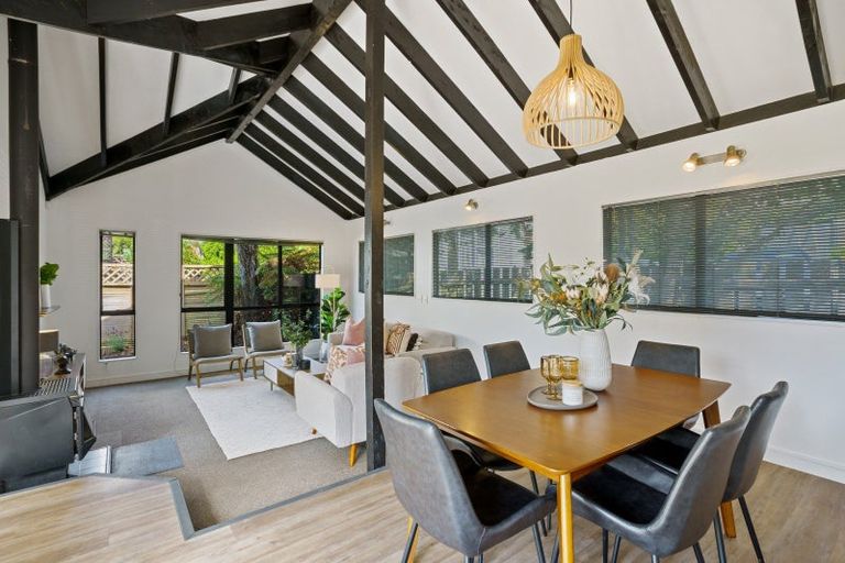 Photo of property in 18 Makora Road, Otaihanga, Paraparaumu, 5036